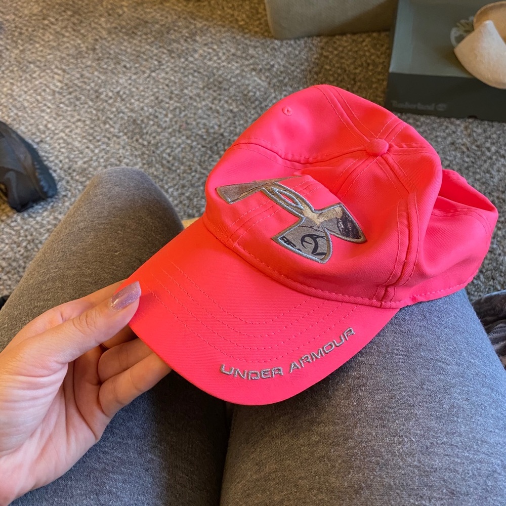 Under Armour pink/camo hat!